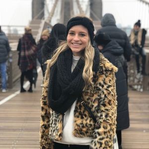 Meet your Posher, Alexandra